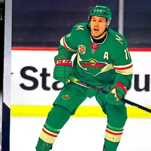 Zach Parise 2021-22 Upper Deck Series 1 Hockey Base Set #91