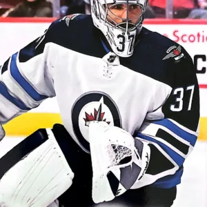 Connor Hellebuyck 2022-23 Upper Deck Series 1 Hockey Base Set #197