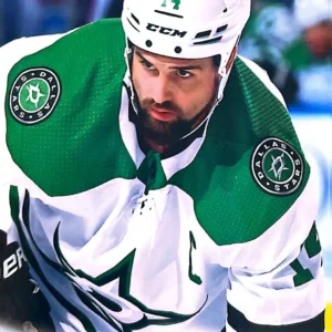 Jamie Benn 2022-23 Upper Deck Series 2 Hockey Base Set #308