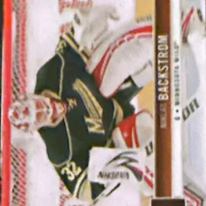 Niklas Backstrom 2012-13 Upper Deck Series 1 Hockey Base #85