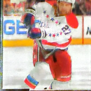 Karl Alzner 2012-13 Upper Deck Series 1 Hockey Base #187