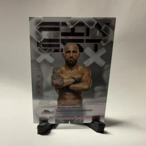 Alexander Volkanovski 2025 Topps Finest UFC Common Base #90